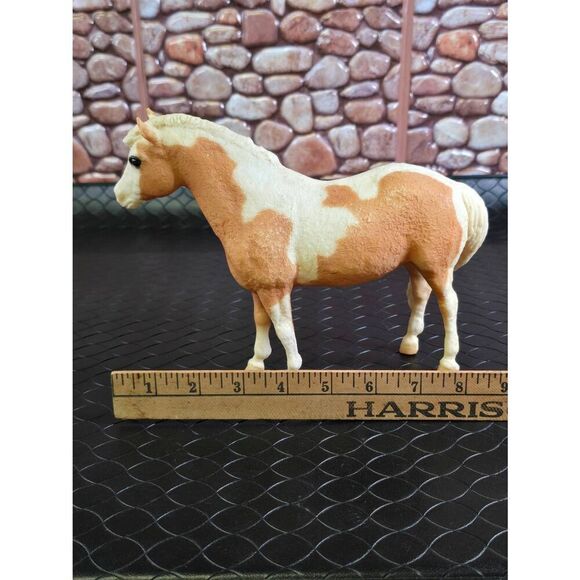 Breyer Traditional Misty of Chincoteague Palemino Pinto Pony #A98 - Picture 12 of 13